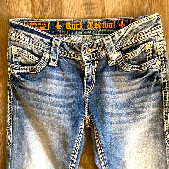 Rock Revival Capri Jeans - Picture 5 of 8